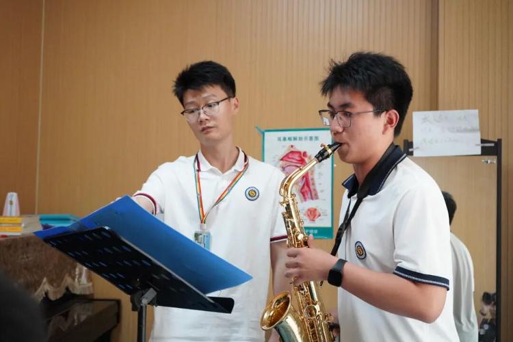 济南市深泉外国语学校高中招生获家长青睐_泉城新闻_大众网(图2)