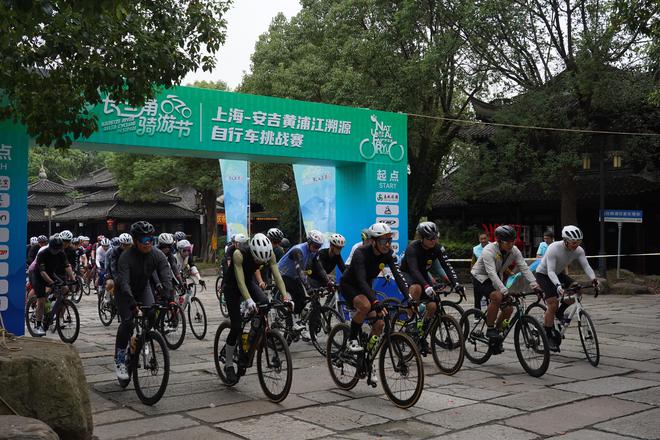 沿着黄浦江溯流而上他们穿越城市的喧嚣与乡村的宁静感受速度与激情……(图3)