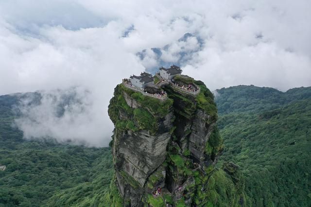 天门的雷公山夏天的山中景色如何迷人？(图2)