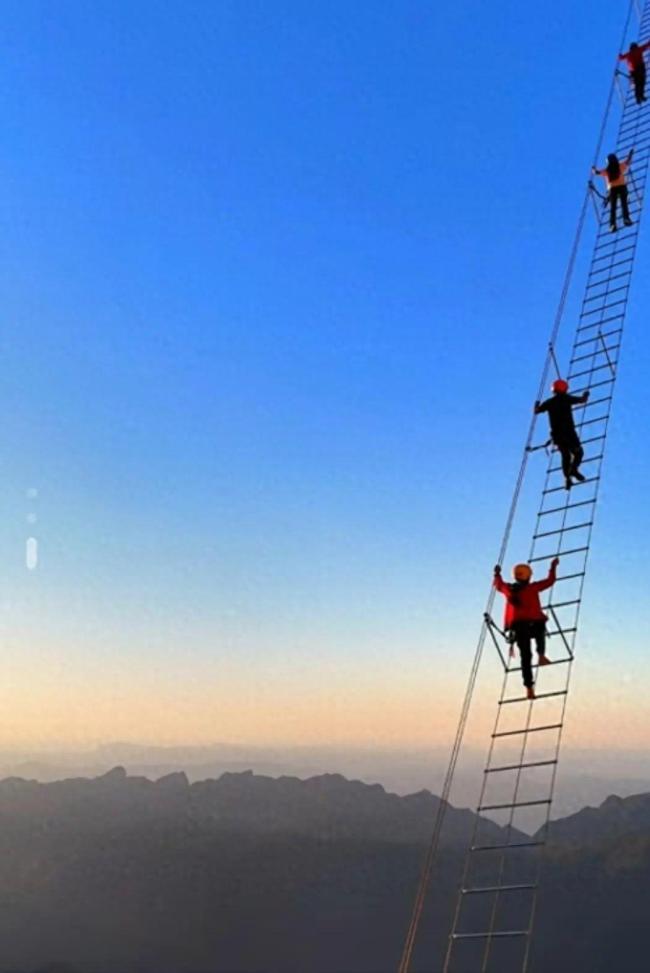 张家界悬崖天梯拟两周后开放攀爬体验引关注