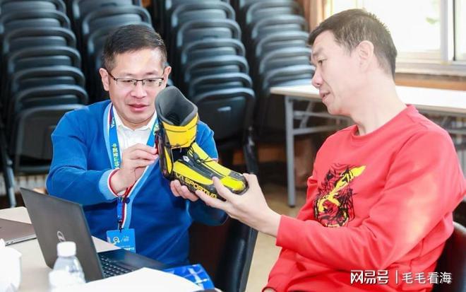 滑雪登山装备精确到克中国队瞄准冬奥领奖台