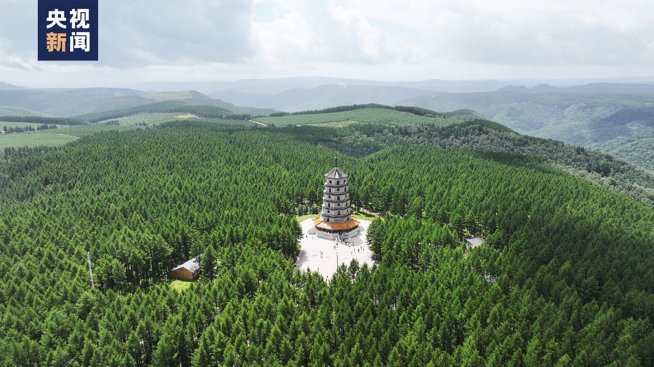 二人成队+三代坚守+四季无休+五层独楼=？