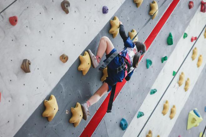 勇攀高峰、顶峰相见！这两支攀岩队招新啦(图1)