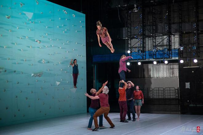 攀岩走钢索原地起飞…这部法国舞蹈名作来到上海呈现极限运动之美(图3)