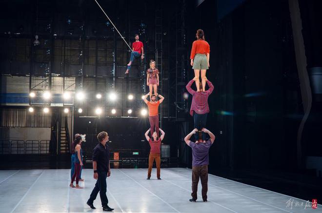 攀岩走钢索原地起飞…这部法国舞蹈名作来到上海呈现极限运动之美(图14)
