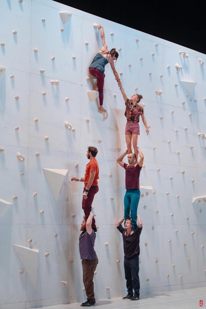 攀岩走钢索原地起飞…这部法国舞蹈名作来到上海呈现极限运动之美(图15)