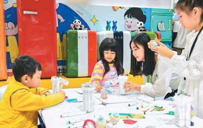 中国儿童友好城市建设启动3年来已有93个城市开展试点——让多些“1米视角”