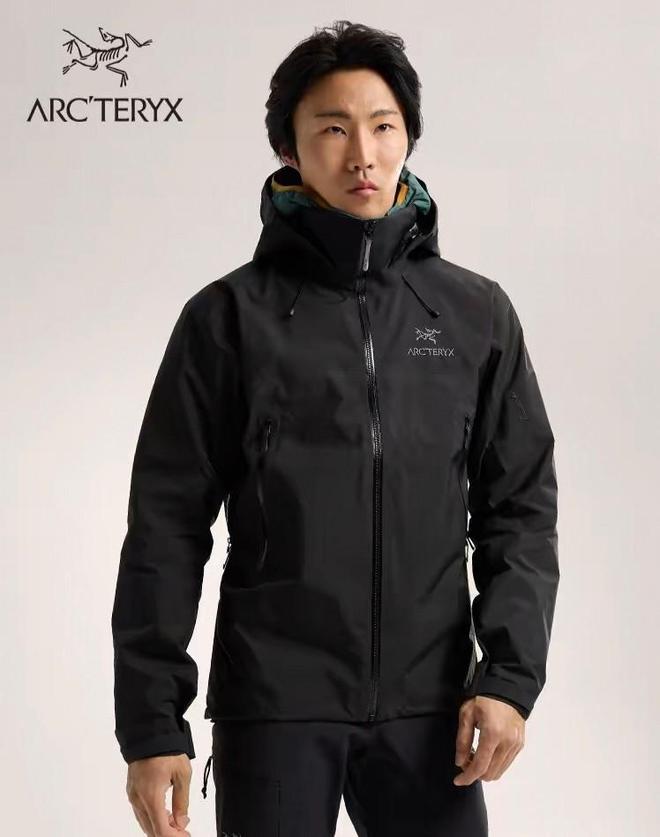 年入315亿！“收割”中产的冲锋衣1件3000元起网友：智商税(图10)