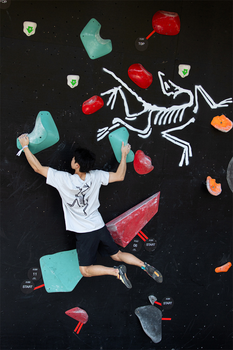 垂直向上自由进阶韩寒、许巍亮相阳朔助阵2024始祖鸟国际攀岩山地课堂开幕(图3)