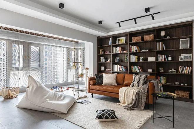 125㎡设计客厅变身图书馆儿童房设计攀岩墙学习玩耍两不误(图2)