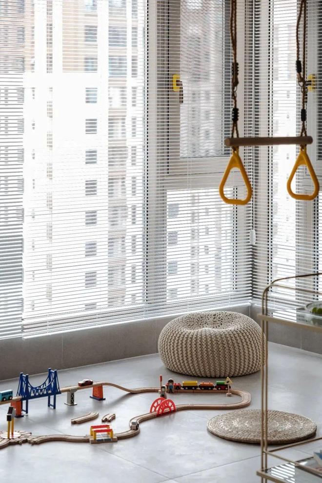 125㎡设计客厅变身图书馆儿童房设计攀岩墙学习玩耍两不误(图3)