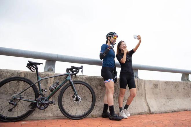 当DeepSeek“锐评”骑行圈里不同人群会得到……