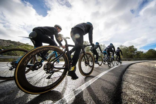 当DeepSeek“锐评”骑行圈里不同人群会得到……(图3)