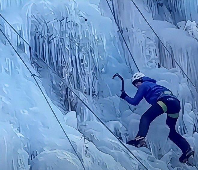 曝王一博在北京挑战攀冰装备简陋冻得鼻脸通红10月份刚受重伤(图11)