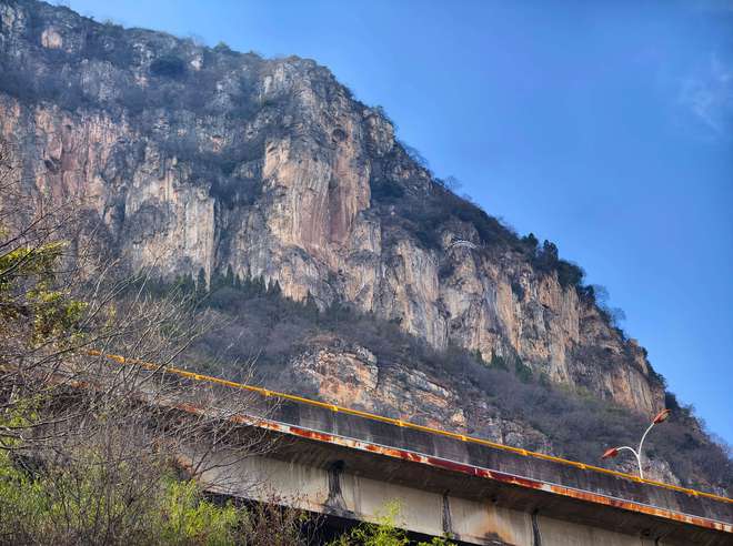 开屏观察｜在西山峭壁上攀岩会破坏自然景观吗？景区回应(图4)