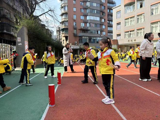 青羊娃课间“一刻”的开心不止多5分钟！(图6)