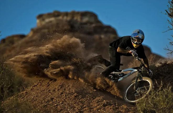 推荐10部极限运动电影部部惊险刺激震撼人心！(图4)