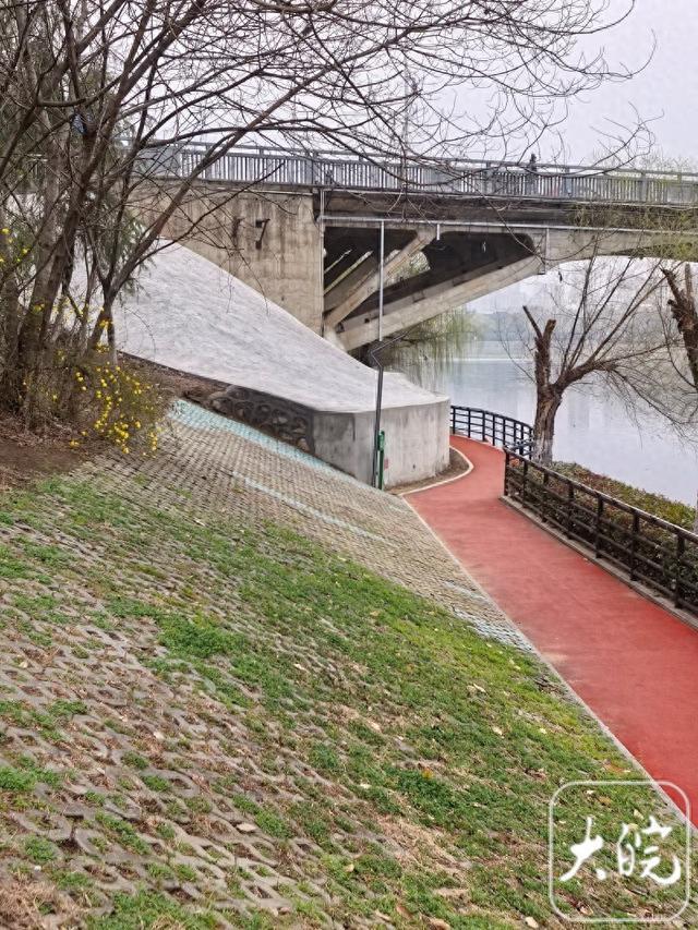 连续报道六安云露桥西头桥台锥坡维修结束