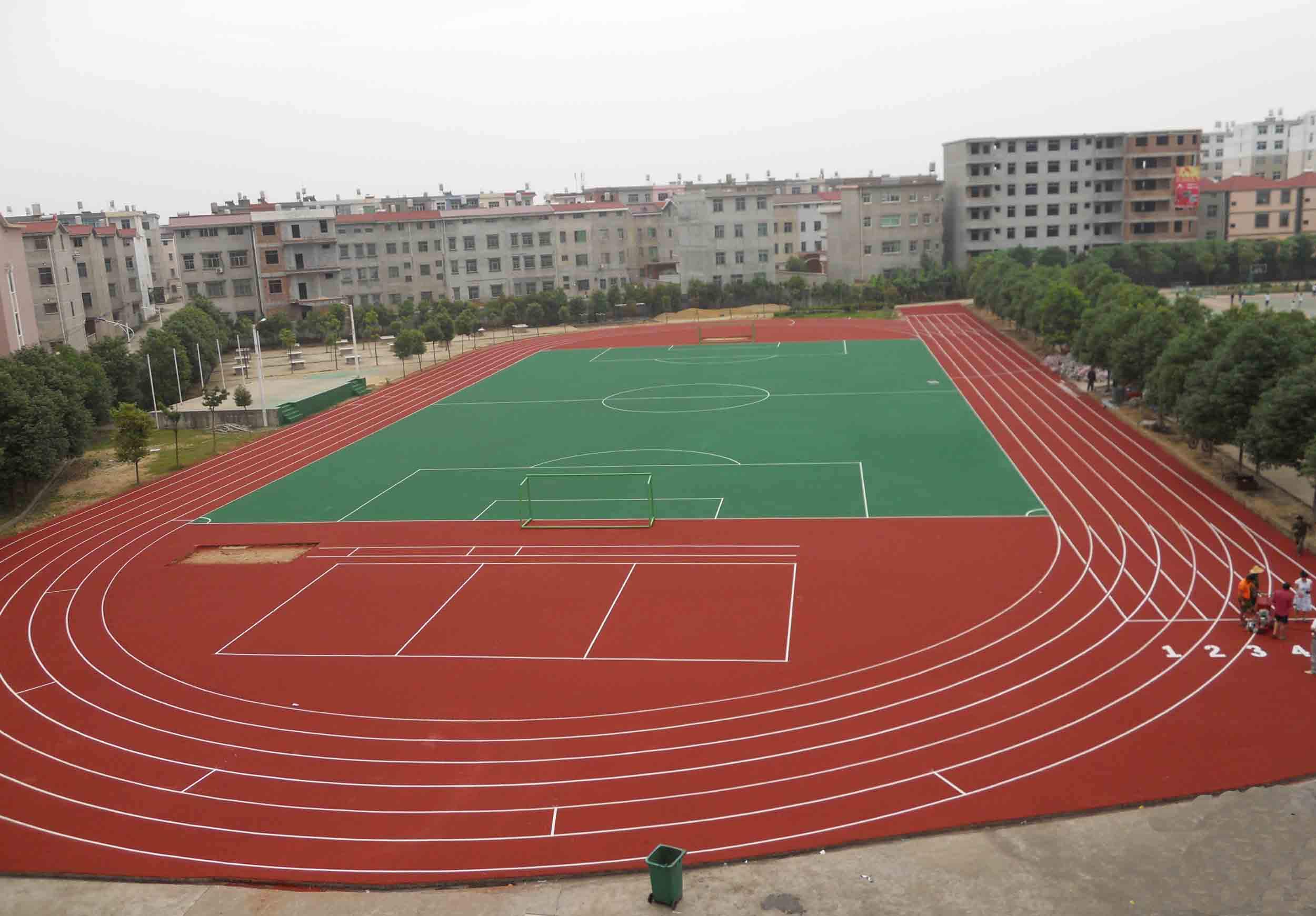 渗水性塑胶跑道厂家(图2)