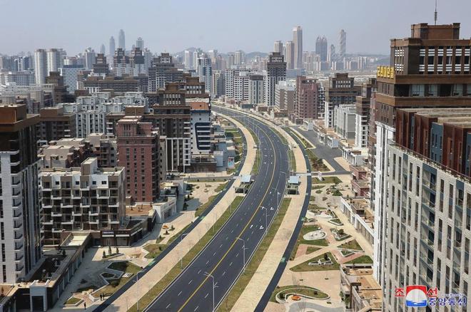 50000套公寓祝贺！朝鲜的现代化“民居”项目已基本建设完成(图2)