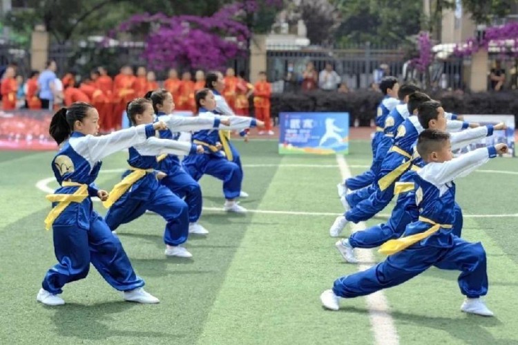 中小学生每天体锻2小时成都青羊这样落实！(图3)