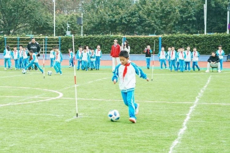 中小学生每天体锻2小时成都青羊这样落实！(图4)