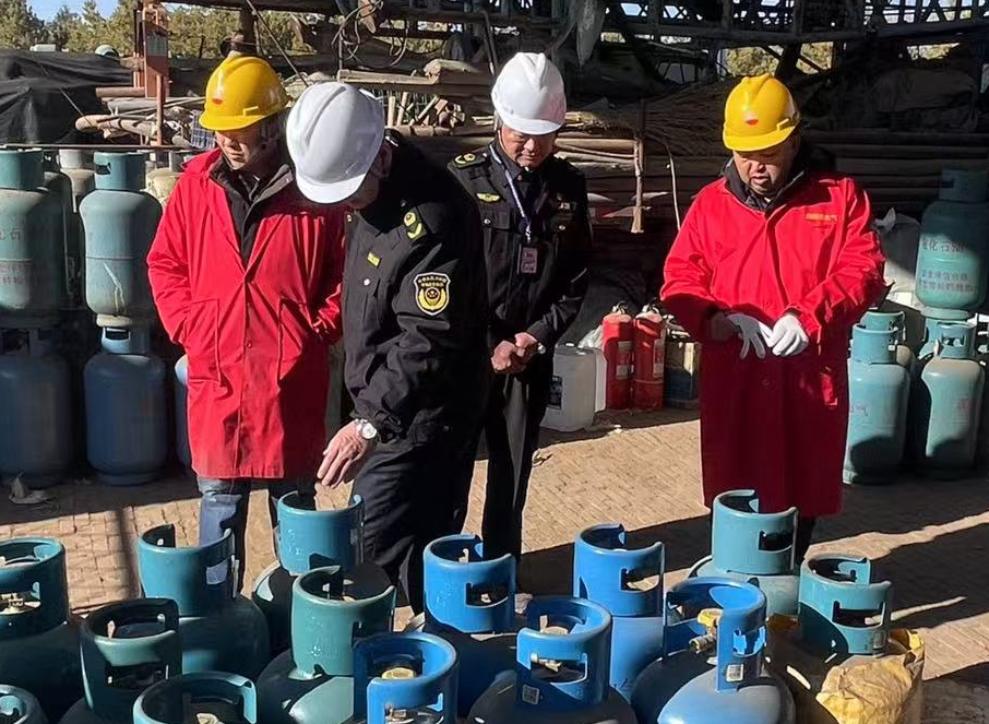 内蒙古鄂托克前旗市场监管局开展今冬明春特种设备安全保障