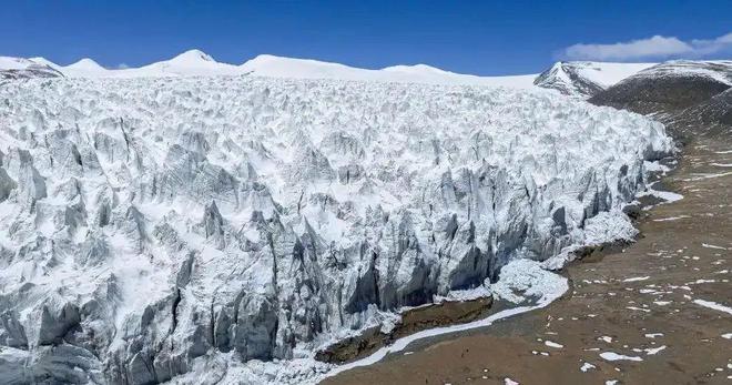 全球迎来首个世界冰川日；SebBouin完成中国难度最高攀岩线路“射雕”犀牛说