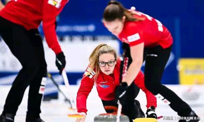 女子冰壶世锦赛：中国队7胜5负第五进入四强附加赛(图6)