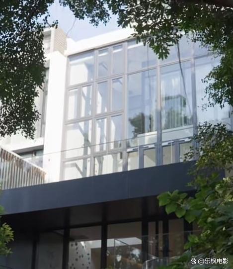 74岁王石与44岁田朴珺携手登上杂志豪宅曝光睡10万天价床(图4)