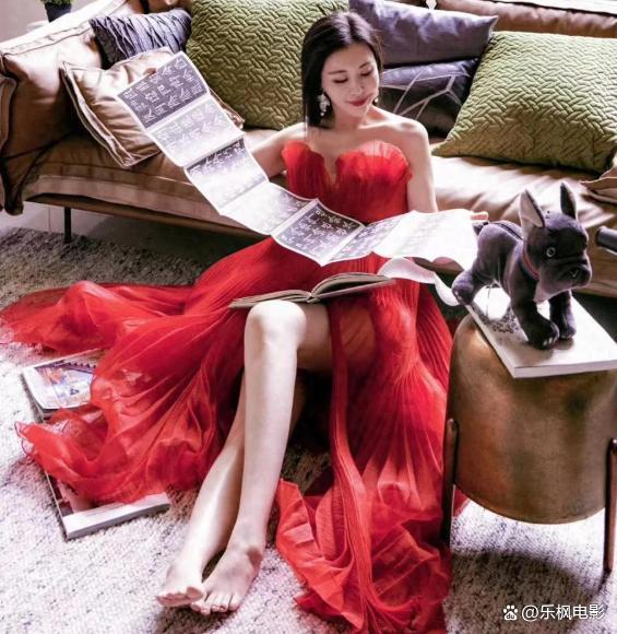 74岁王石与44岁田朴珺携手登上杂志豪宅曝光睡10万天价床(图1)