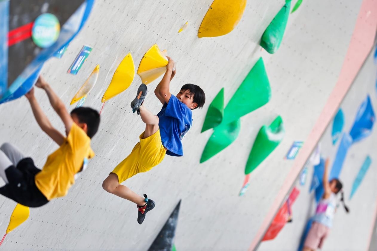 第九届全国少年攀岩锦标赛在四川眉山举行(图2)