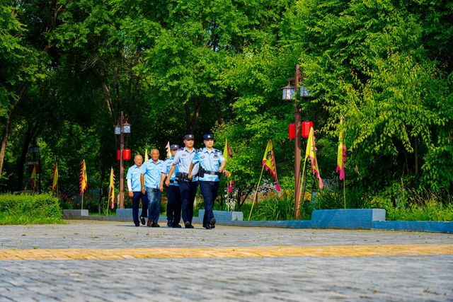 一景一策精准守护冰城公安筑牢景区安全防线(图1)
