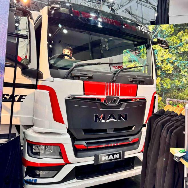 带你逛2025布里斯班卡车展·欧卡篇：新一代太脱拉凤凰、依维柯左右双驾车型亮相(图12)