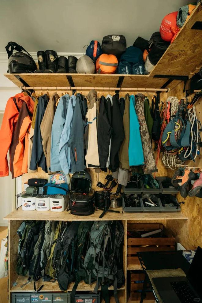 10㎡+3000块能做什么？他装下了攀岩训练墙、健身房和整个户外圈(图6)