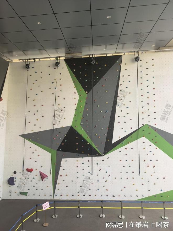 攀岩场安全运营指南：全流程保障措施与核心保护装备详解(图1)