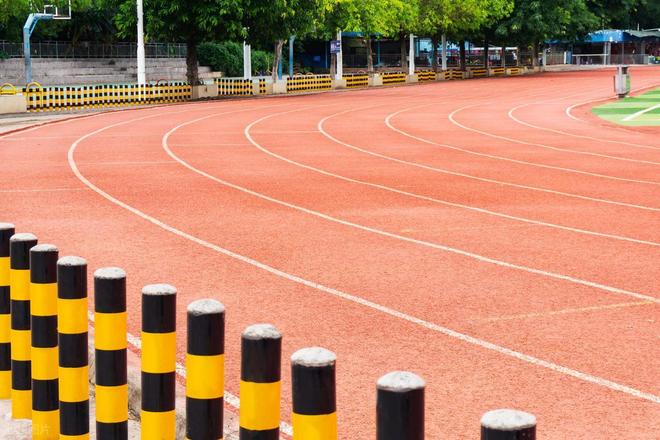 学校场地常用塑胶跑道的类型(图3)