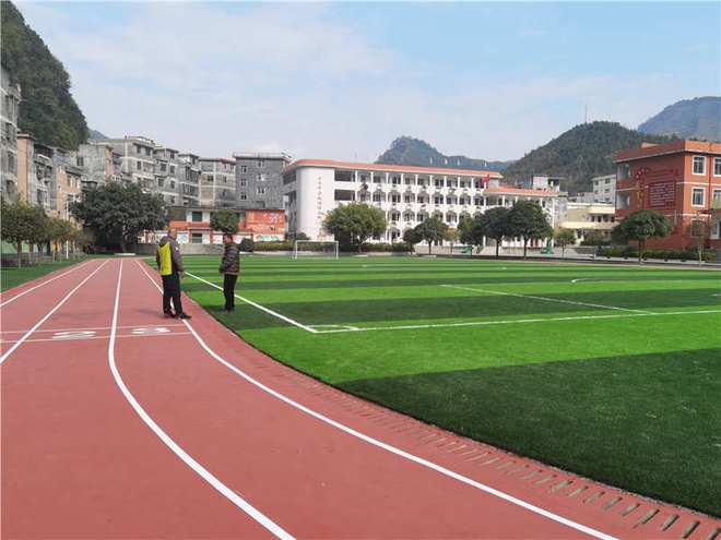 2025塑胶跑道厂家选哪家？玉峰体育场地解决方案及售后全保障