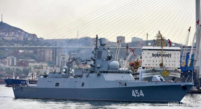 朝鲜驱逐舰终于扶正舰艏彻底断开修复有多大的困难？(图2)