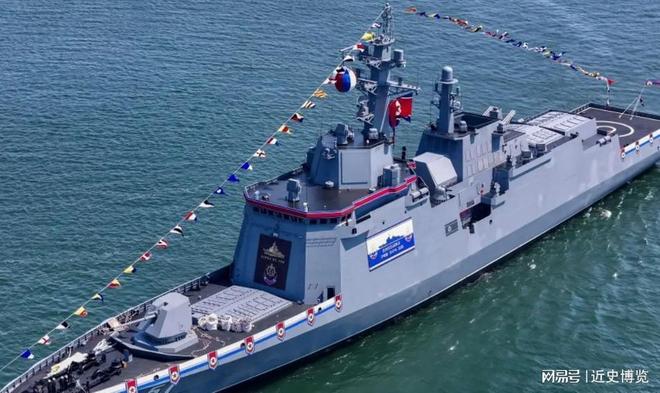 朝鲜驱逐舰终于扶正舰艏彻底断开修复有多大的困难？(图4)