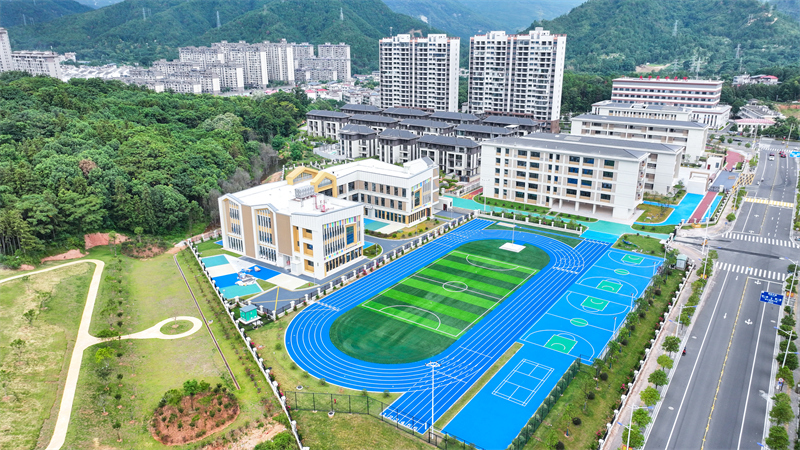 江西大余：让孩子在“家门口”上好学