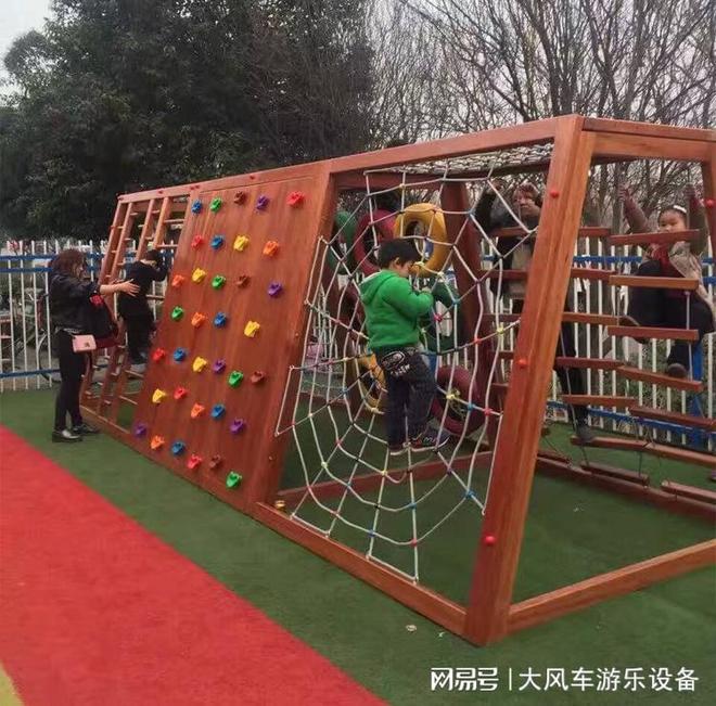 户外攀岩墙攀爬墙(图1)