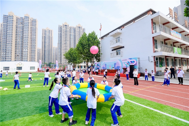 焕新操场赋能成长好丽友趣味嘉年华点亮别样开学季(图2)