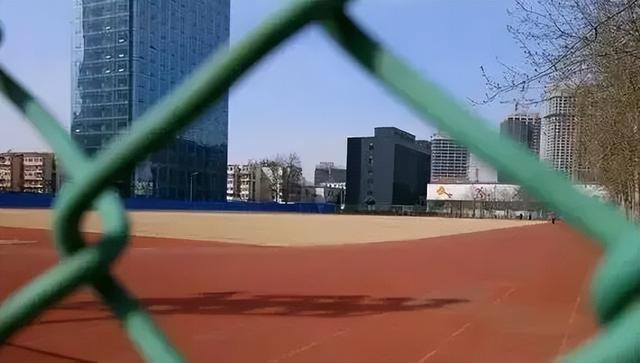 跑个步鞋“蓝”了！通州体育场回应：蓝色跑道将更换为红色(图5)