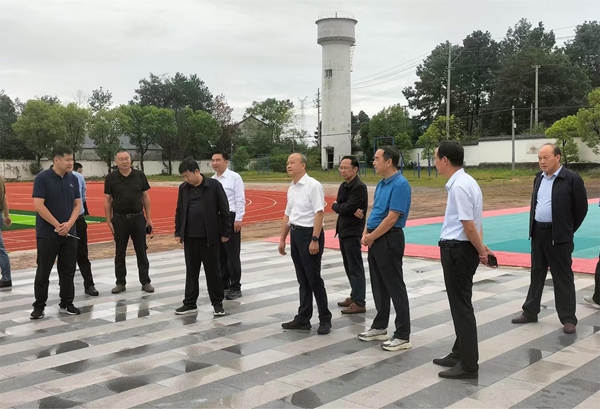 潜山市人大常委会到潜山市黄铺镇中心学校督查民生实事项目实施情况(图1)