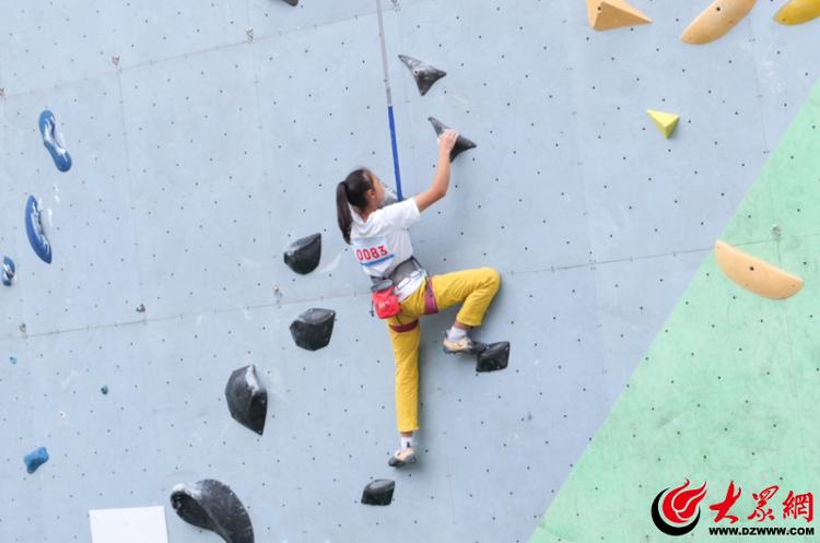 岩壁争锋！2025年山东省攀岩锦标赛在宋江武校燃情开赛_要闻_大众网(图3)