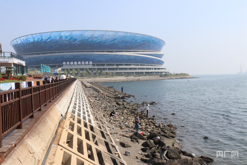 假期8“连”拍丨在这里跑出一条发光的“鱼”(图2)