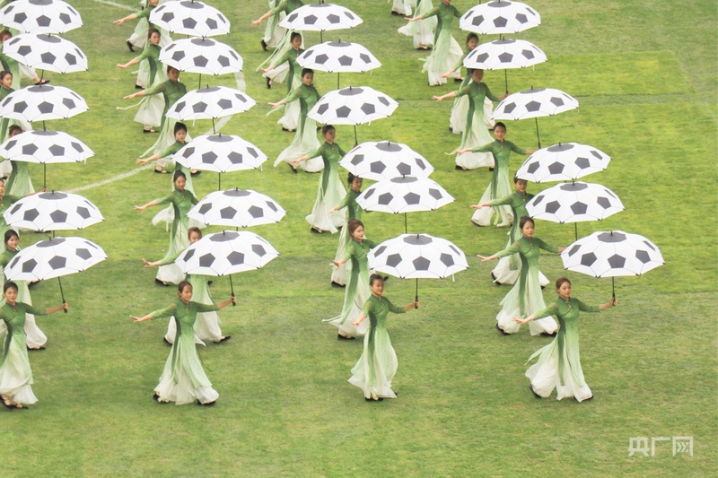 假期8“连”拍丨在这里跑出一条发光的“鱼”(图3)