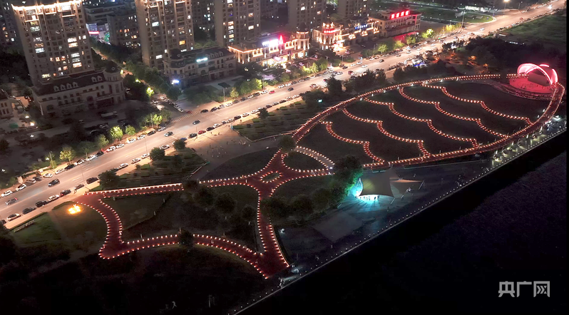 行进的海岸线一条海岸线带火一座城