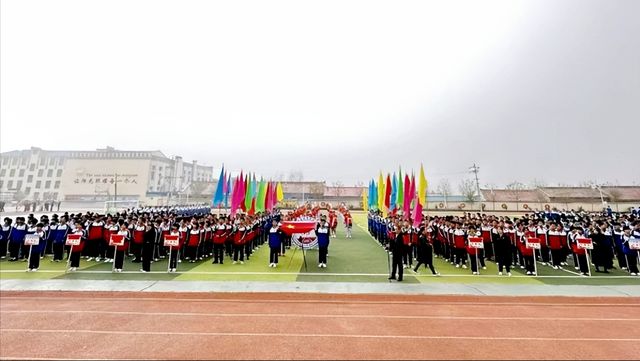 青春当“燃”赛场敢“闯”河北围场四合永中学2025年秋季运动会